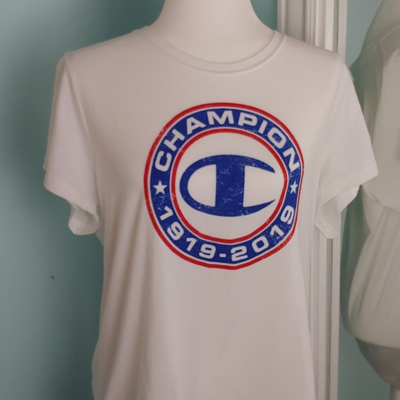 5/$20.🌟Champion t-shirt